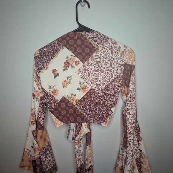 Altar'd State Floral Patchwork Tie-Front Crop Top XS - Picture 4 of 7